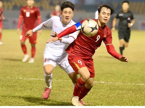 Hậu vệ U23 Việt Nam thức trắng đêm vì Sơn Tùng Mtp
