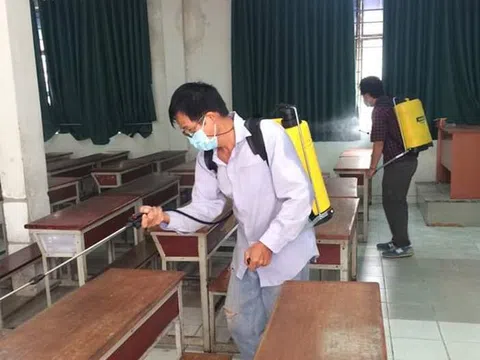 Cả nước quyết định cho học sinh nghỉ học đến hết tháng 2
